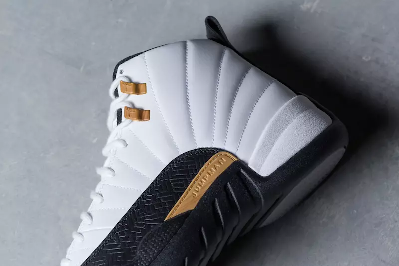 Air Jordan 12 Pakkett tas-Sena l-Ġdida Ċiniża