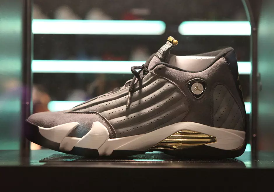 Koleksi Bilik Trofi Air Jordan 14