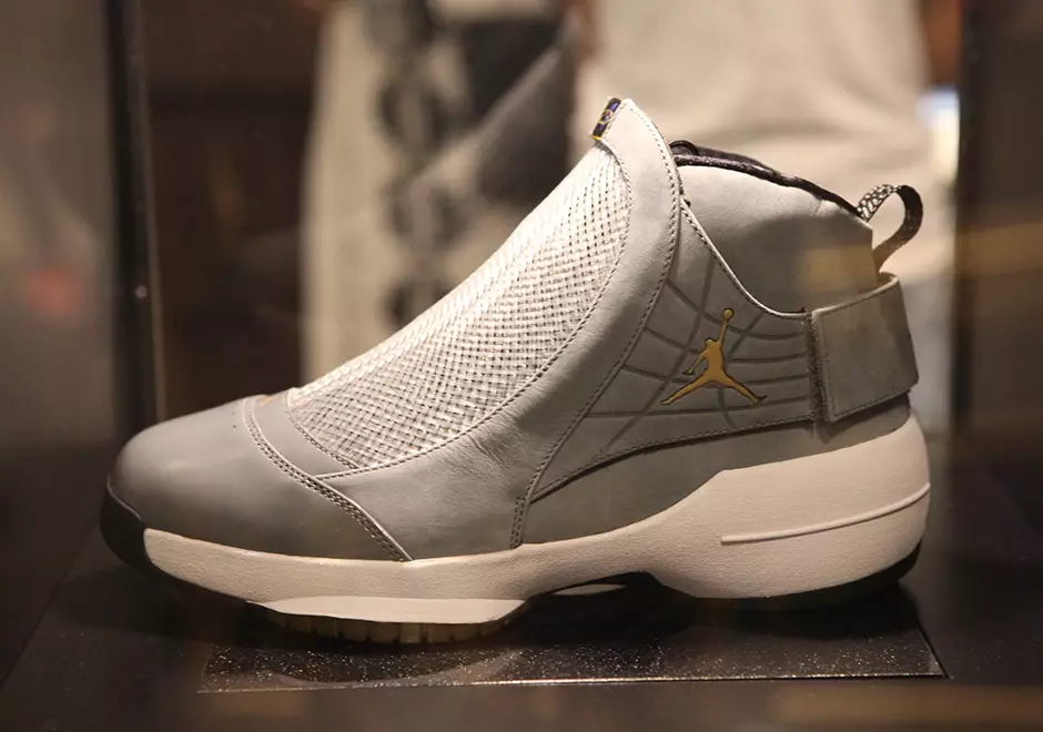 Koleksi Bilik Trofi Air Jordan 19