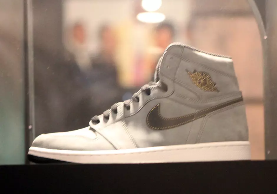 Koleksi Bilik Trofi Air Jordan 1