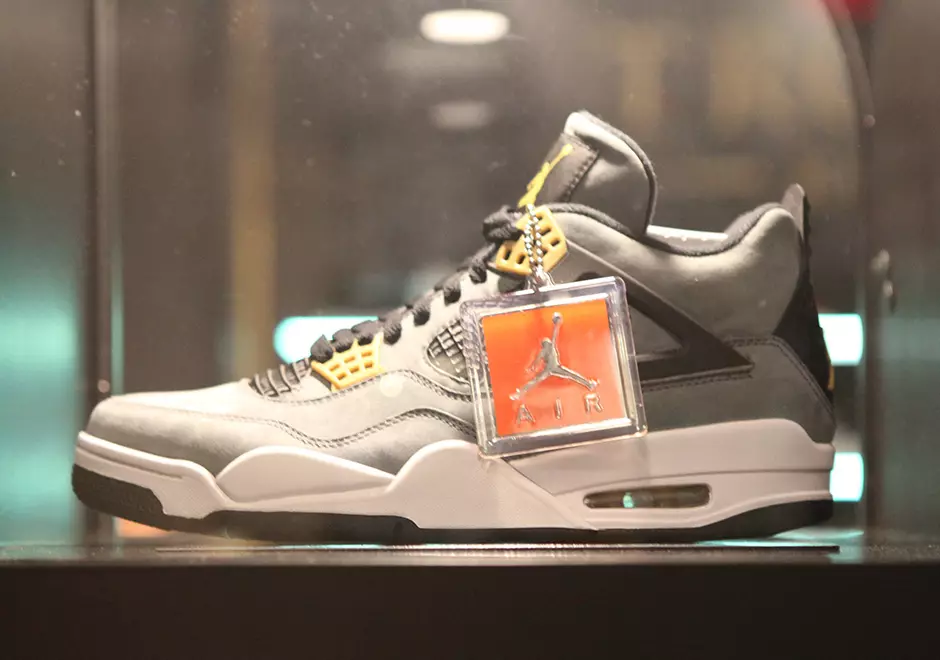 Колекція Trophy Room Air Jordan 4