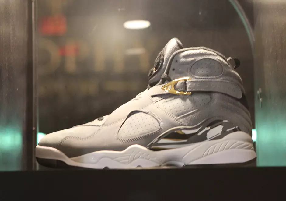 Colecția Trophy Room Air Jordan 8