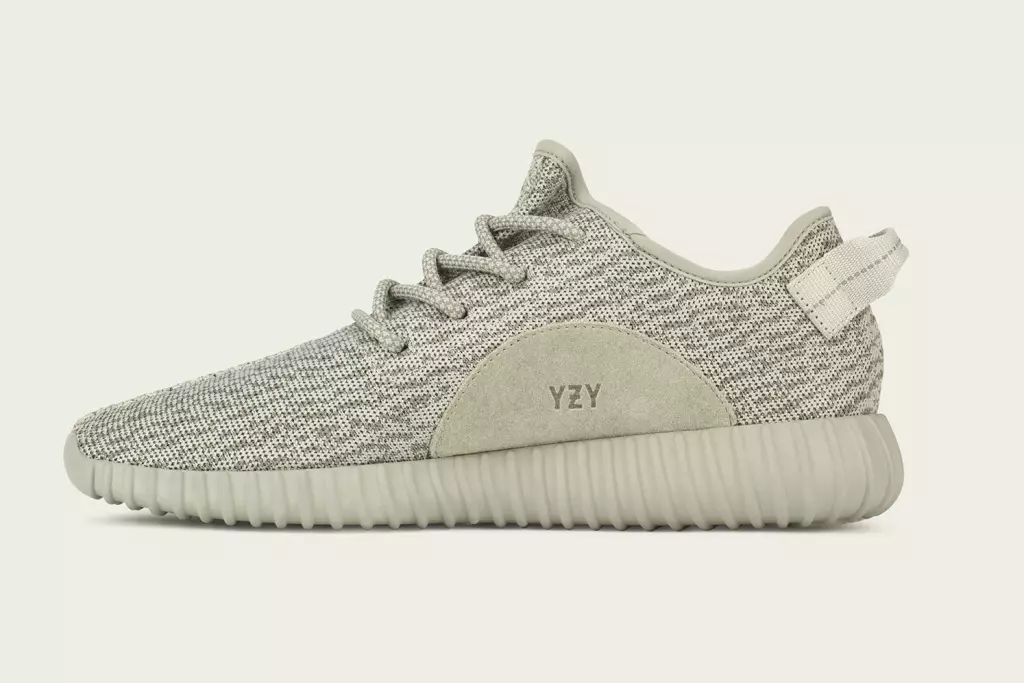 Эминем Эйр Ҷордан 4 Кархарт против Мунрок adidas Yeezy 350 Boost