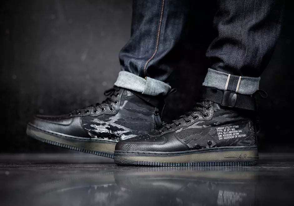 Nike SF-AF1 Mid Tiger Camo Колір: чорний/чорний-карго хакі Код стилю: AA7345-001 Дата випуску: 8 червня 2017 р. Ціна: 160 доларів США