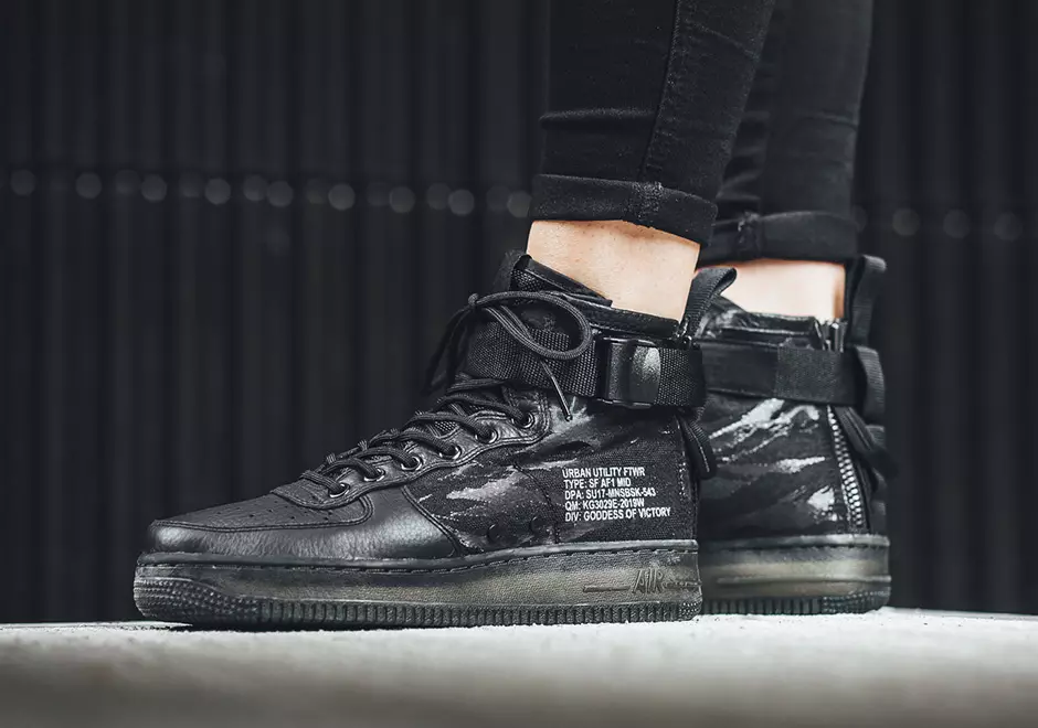 Nike SF-AF1 Mid Tiger Camo 색상: Black/Black-Cargo Khaki 스타일 코드: AA7345-001 출시 날짜: 2017년 6월 8일 가격: $160