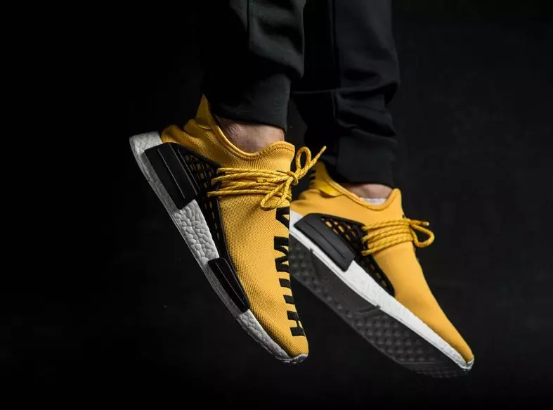 Pharrell x adidas NMD Human Race Penyenaraian Kedai