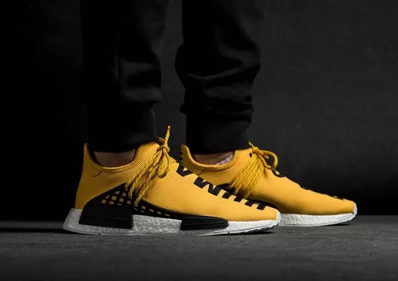 Pharrell x adidas NMD Human Race Penyenaraian Kedai