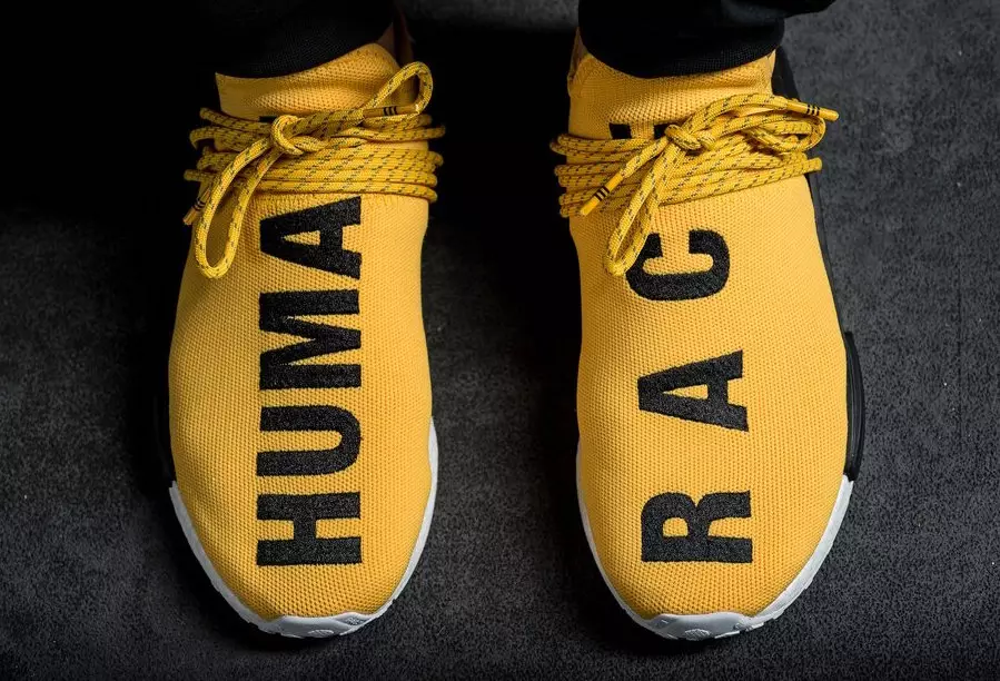 Pharrell x adidas NMD Human Race စတိုးစာရင်းများ