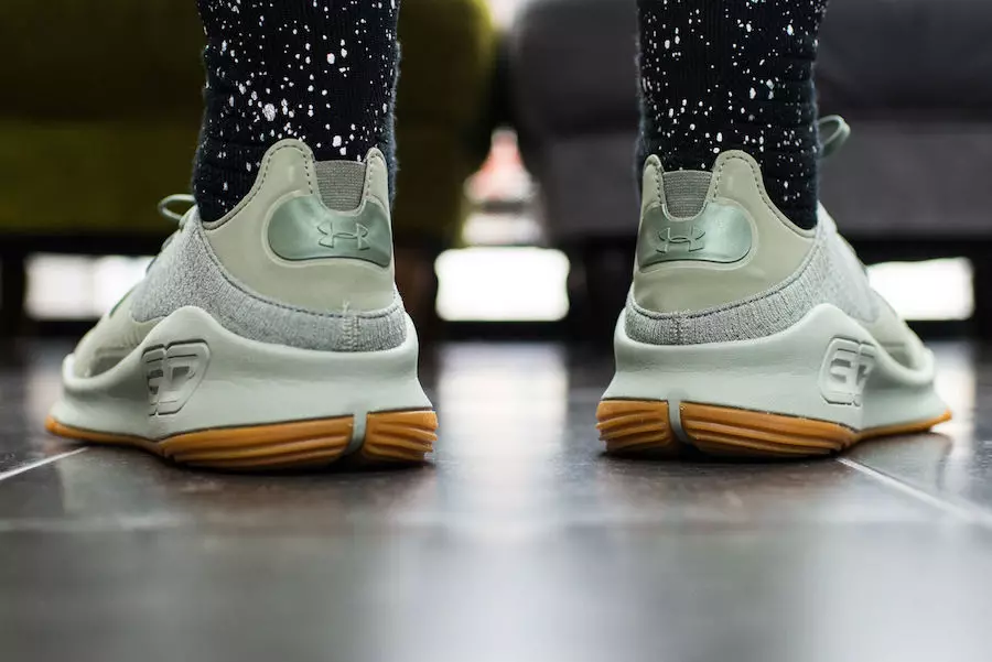 Under Armour Curry 4 Low Grove Grün