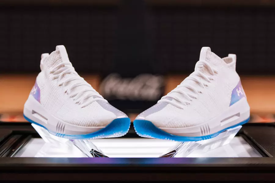 Under Armour Engedd szabadjára a káoszt Curry 4 Low Heat Seekert