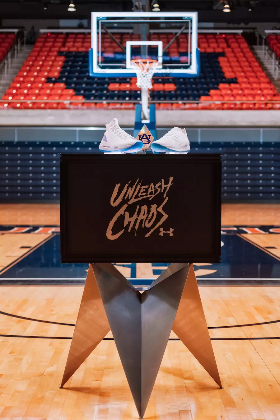 Under Armour Unleash Chaos Curry 4 로우 히트 시커