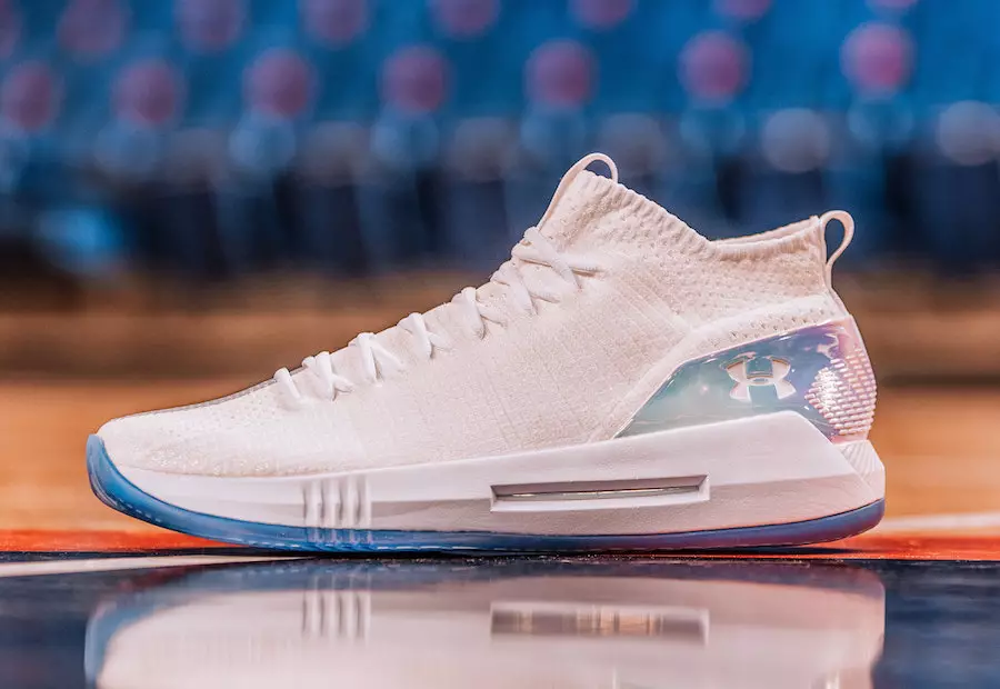 Under Armour Unleash Chaos Curry 4 로우 히트 시커