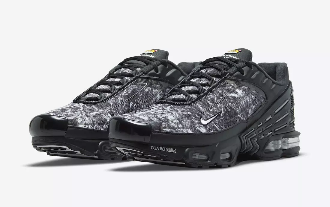 Nike Air Max Plus 3 графикалык басылмалар менен капталган 30359_2