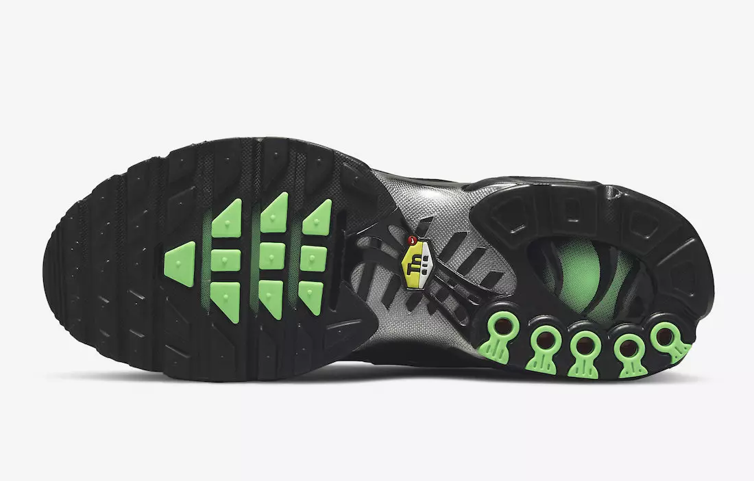 Nike Air Max Plus שווארצע זילבער DR0139-001 מעלדונג טאָג