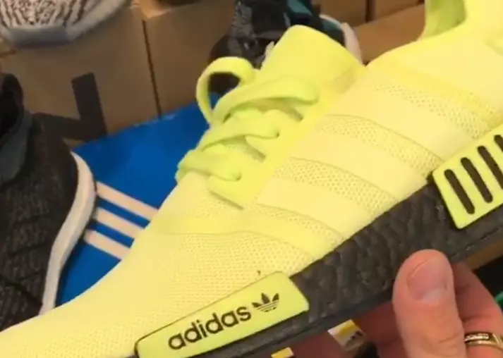 adidas NMD R1 Glow Volt Negras BY3016