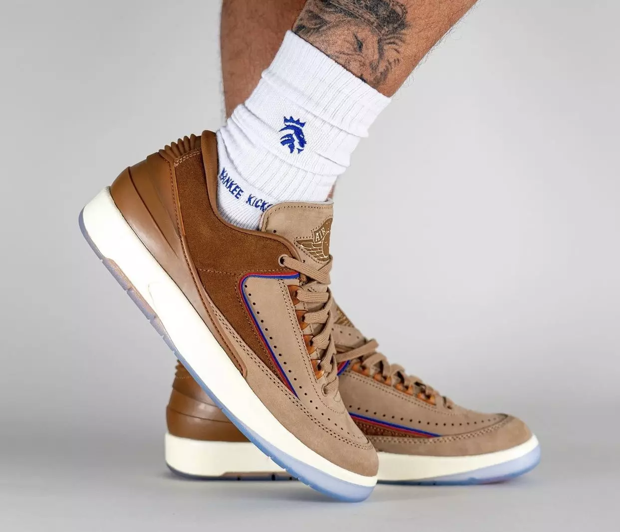 Dua 18 Air Jordan 2 Rendah DV7129-222 Tanggal Rilis On-Feet