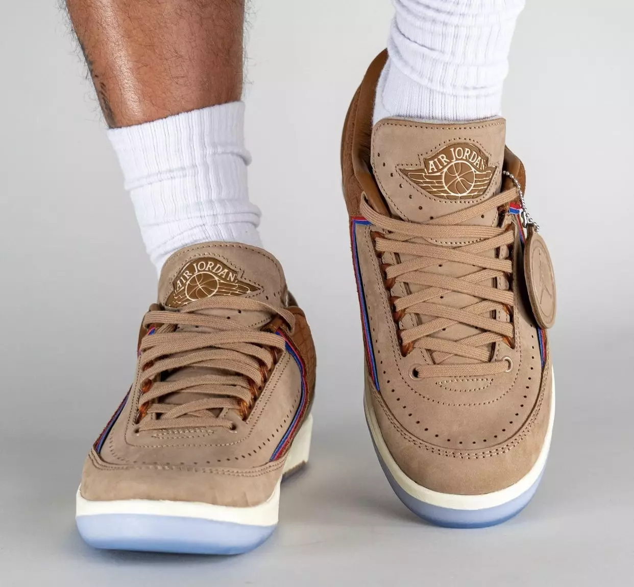 Dois 18 Air Jordan 2 Low DV7129-222 Data de lançamento nos pés