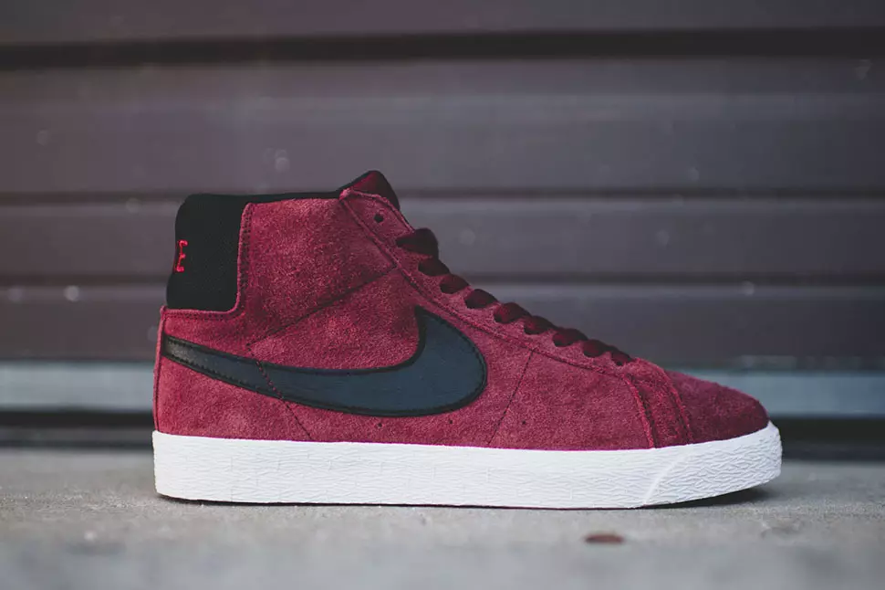 Nike SB Blazer ပရီမီယံအသင်း အနီရောင်