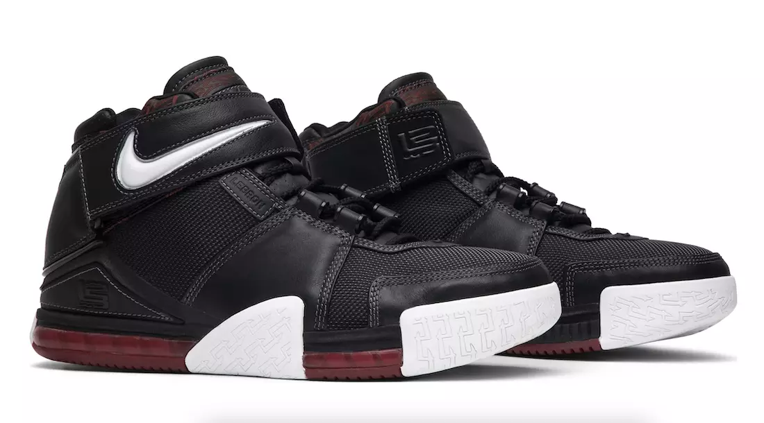 Nike LeBron 2 Retro 2022 väljalaskekuupäev