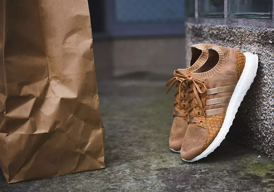 Χάρτινη τσάντα King Push adidas EQT Boost Brown