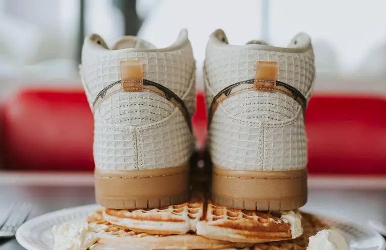 Pollo y Waffles Nike Dunk High