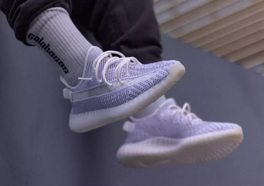 adidas Yeezy Boost 350 V2 Statisch op voeten