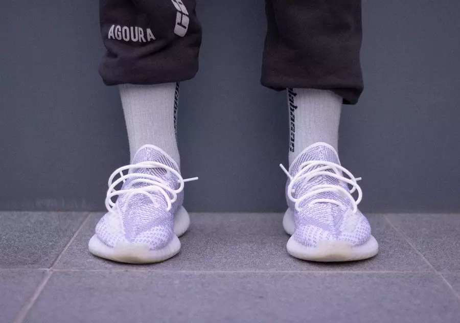 adidas Yeezy Boost 350 V2 Static auf den Füßen