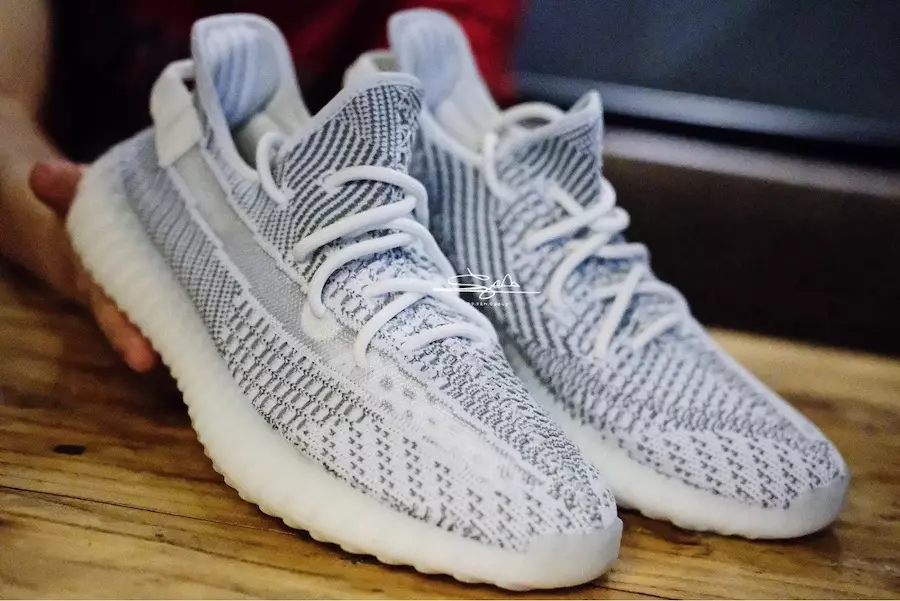 Таърихи баромади статикии adidas Yeezy Boost 350 V2