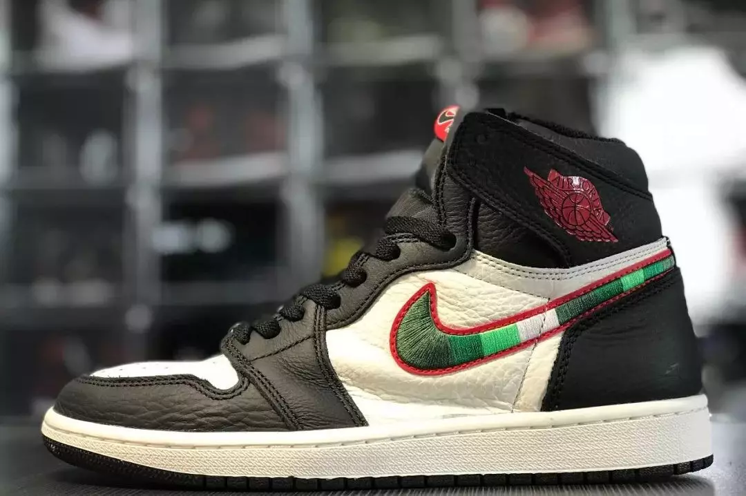 Air Jordan 1 Sports Illustréiert E Stär ass gebuer 555088-015 Release Datum