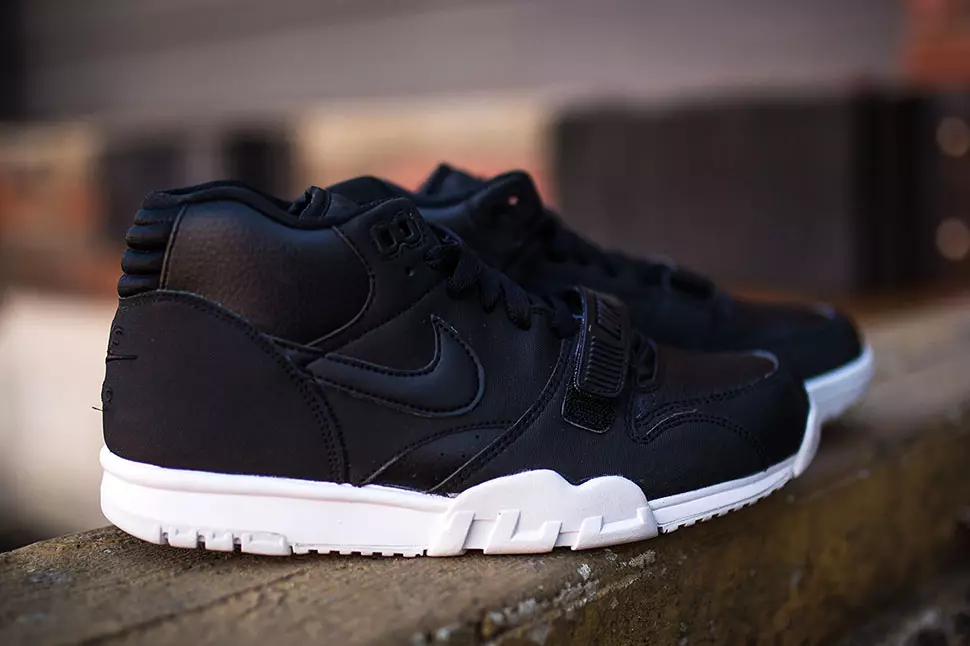 Nike Air Trainer 1 Mid Noir Blanc