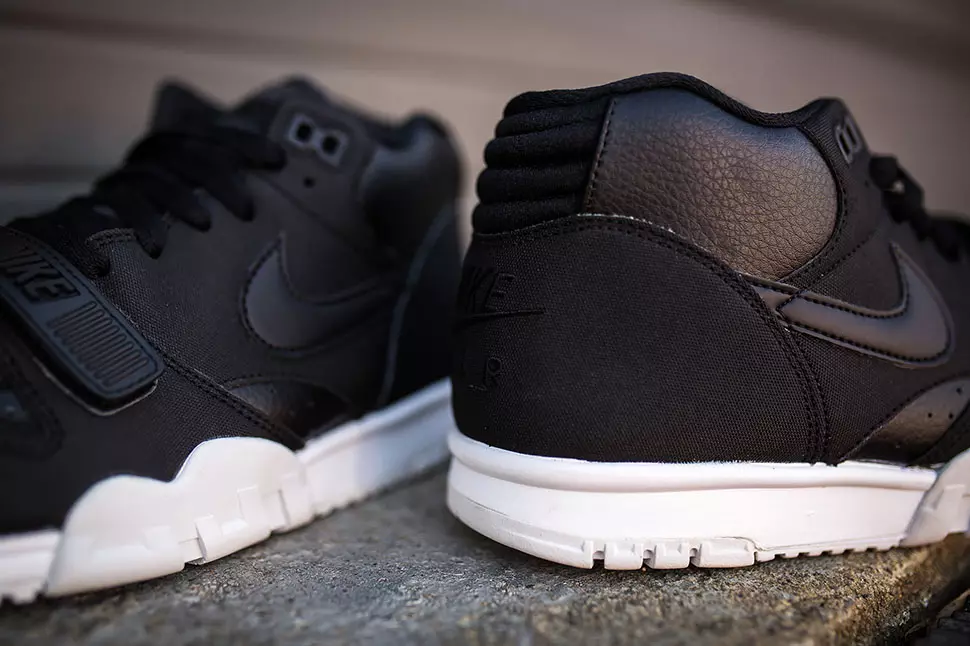 Nike Air Trainer 1 Mid Hitam Putih