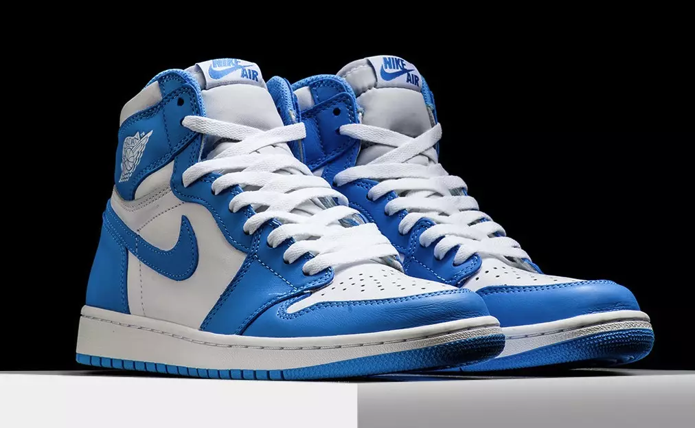 Air Jordan 1 Retro High OG UNC