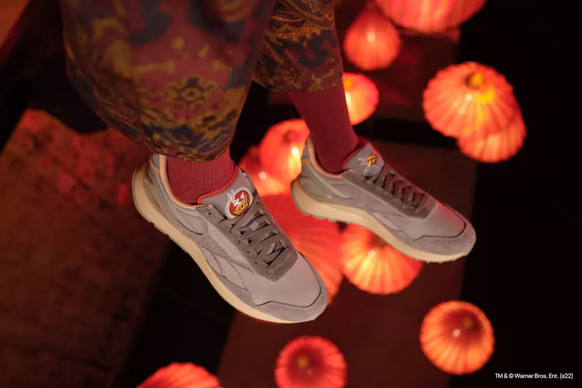 Looney Tunes x Reebok Collection מעלדונג טאָג