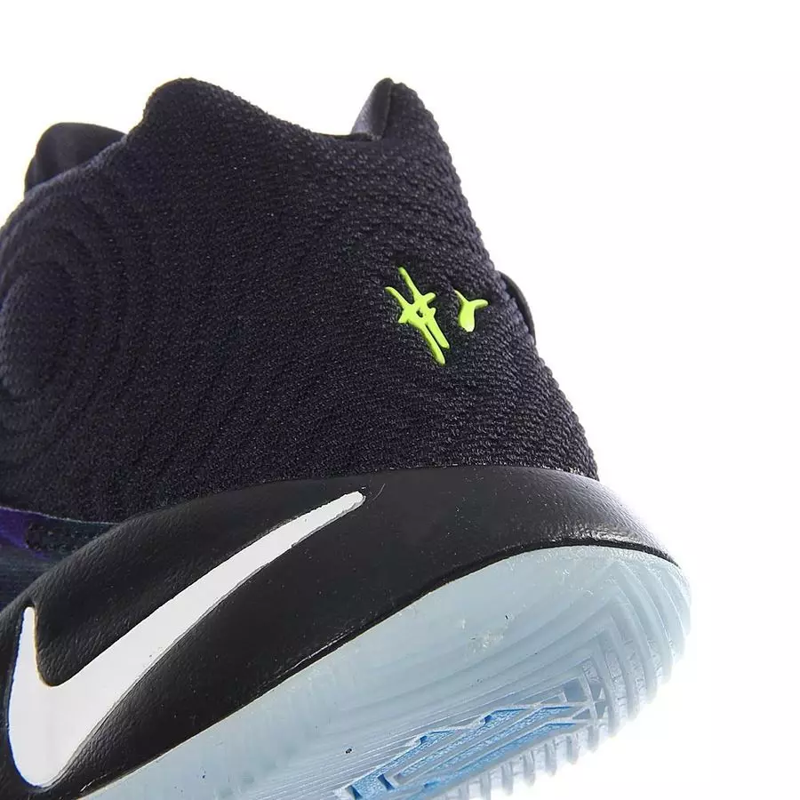 Paraad Nike Kyrie 2