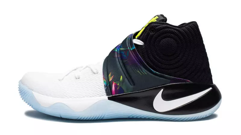 Parade Kyrie 2 disponible