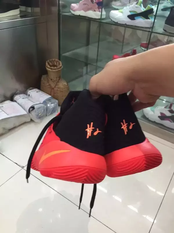 Nike Kyrie 2 Karmazynowy