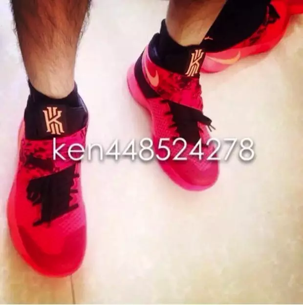 Nike Kyrie 2 Crimson Atomic Orange 출시일