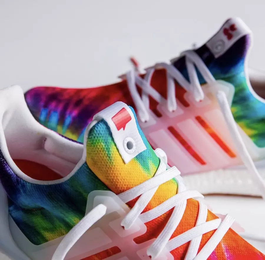 Nimic Kicks adidas Ultra Boost Woodstock Tie-Dye Data lansării