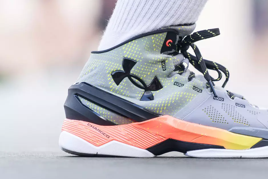 Sắt mài sắt Under Armour Curry 2