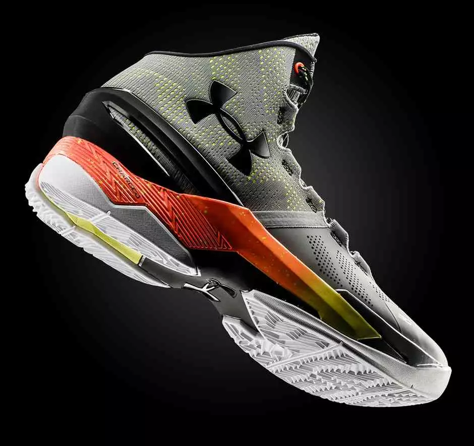 Under Armour Curry 2 Iron afina el ferro