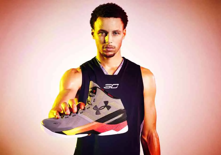 Under Armour Curry 2 Iron teroittaa rautaa