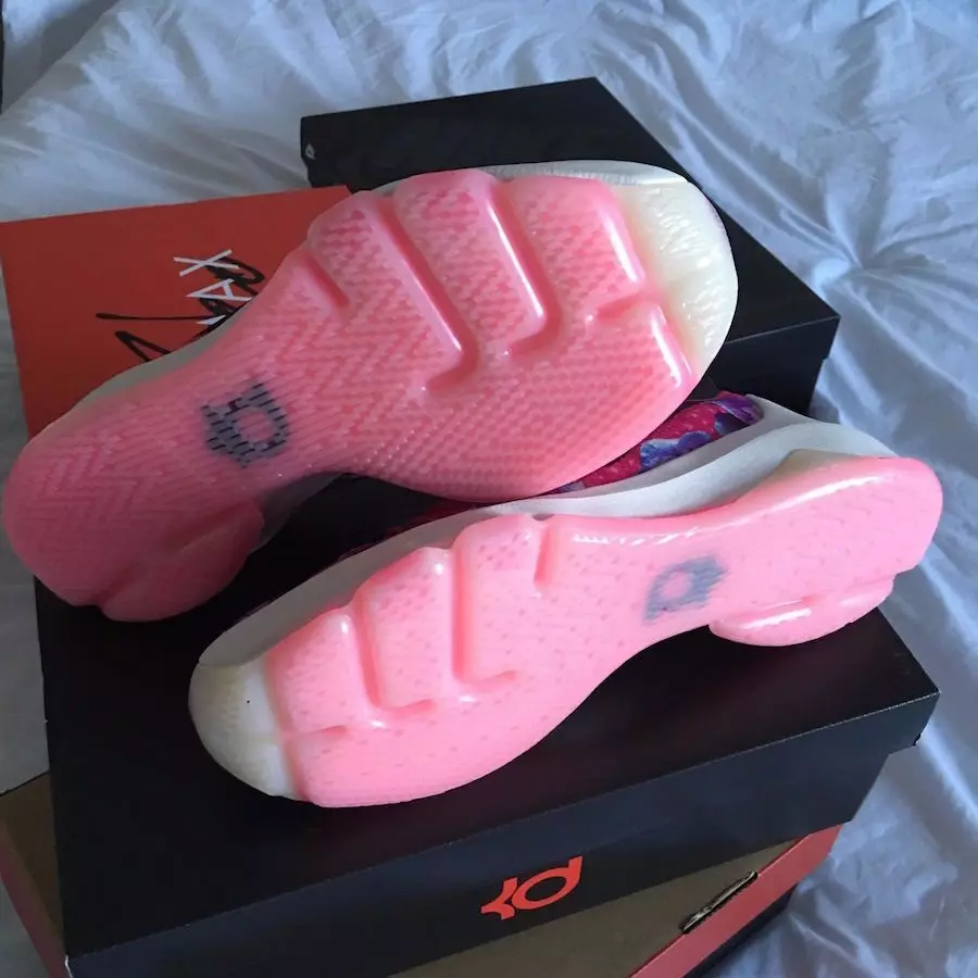 Получите полный обзор кроссовок Nike KD 8 «Aunt Pearl» через eBay и @J23App.