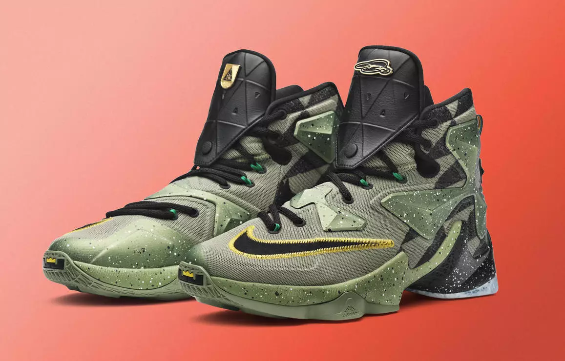 LeBron James Nike LeBron 13 Réalta Uile