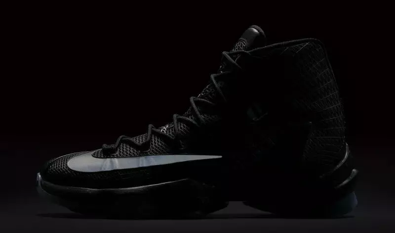 Qora Nike LeBron 13 Elite