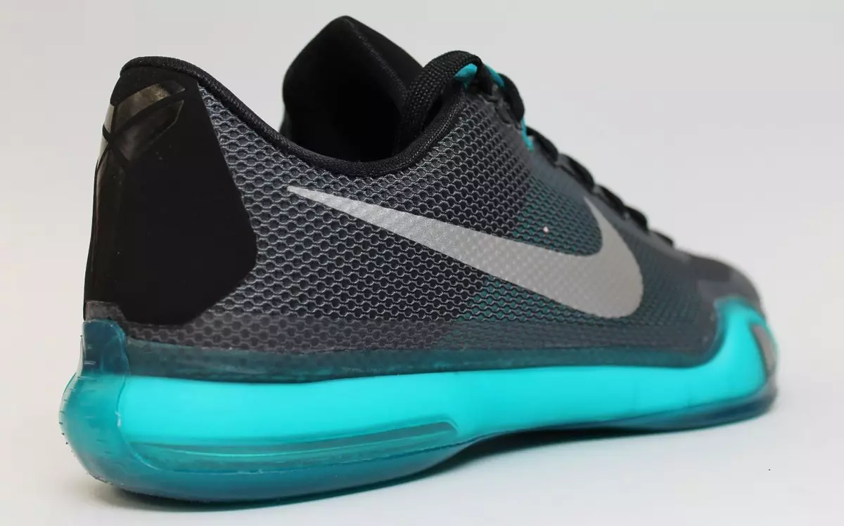 Zářivá smaragdově modrá Nike Kobe 10