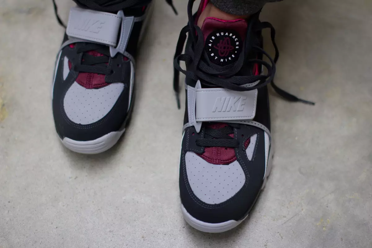 Nike-Air-Trainer-Huarache-Fireberry-1