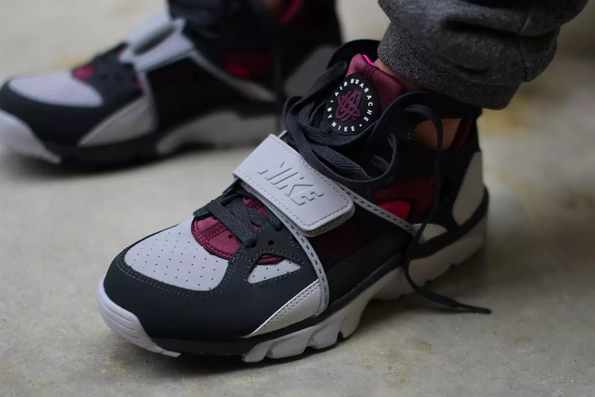 Nike-Air-Trainer-Huarache-Fireberry-2