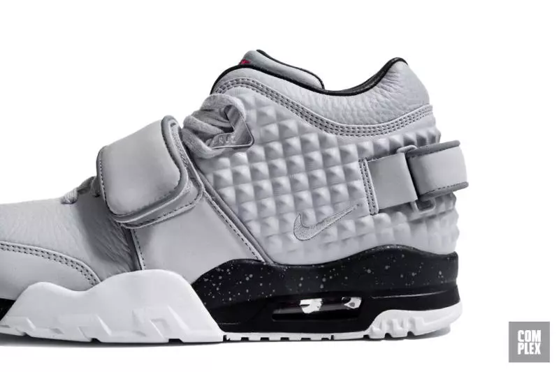 Oiliúnóir aer Nike Cruz mac tíre grey