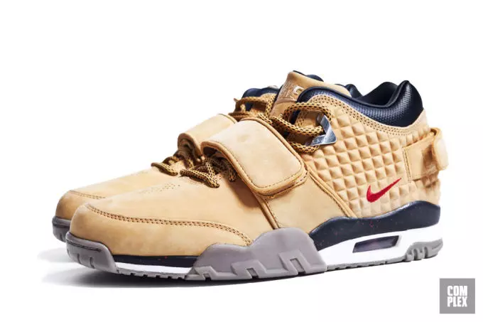 Nike Air Trainer Cruz Haystack Weizen