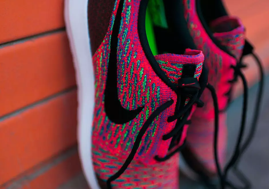 Nike Roshe NM Flyknit SE Повеќебојно светло темноцрвено